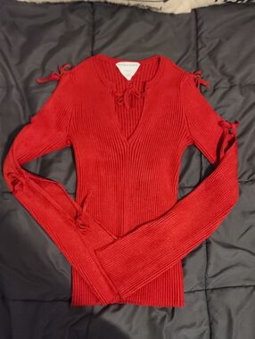 Authentic Bottega Veneta Crimson Red Ribbed V-Neck Sweater Size XS Salon 02 Era